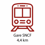 La gare SNCF se trouve à 4,4 kilomètre. Accès depuis la gare à pied ou en voiture.